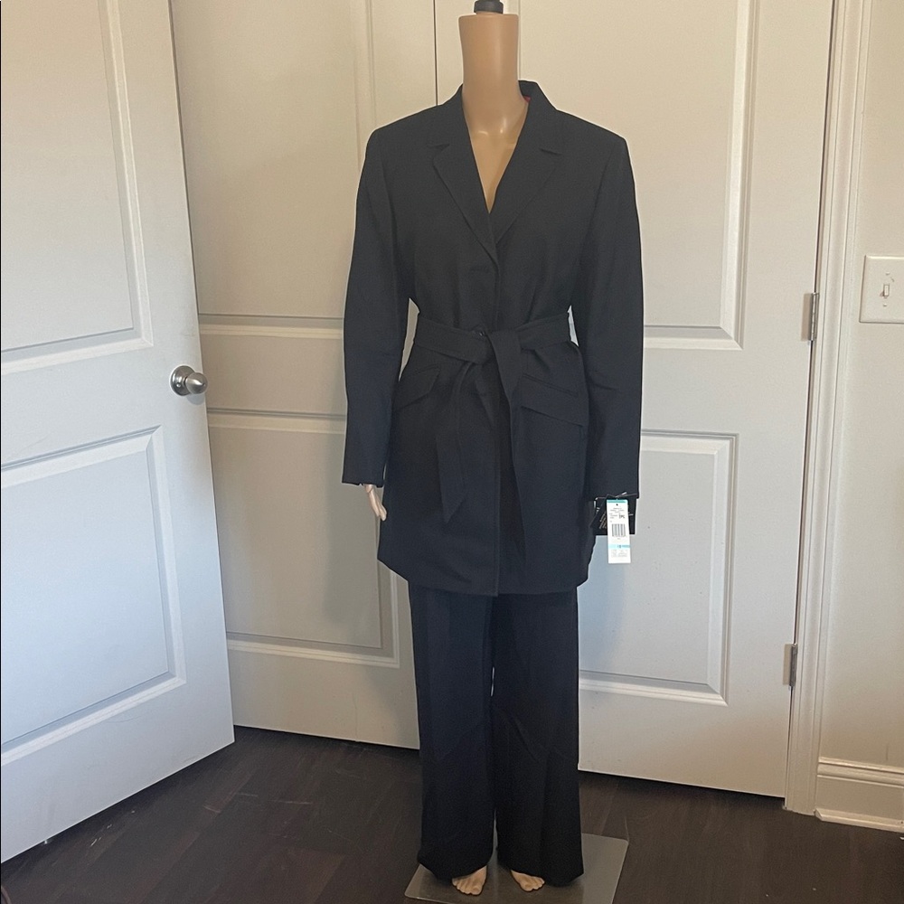Le Suit 2 piece Blazer Jacket and pant 2 piece Black
